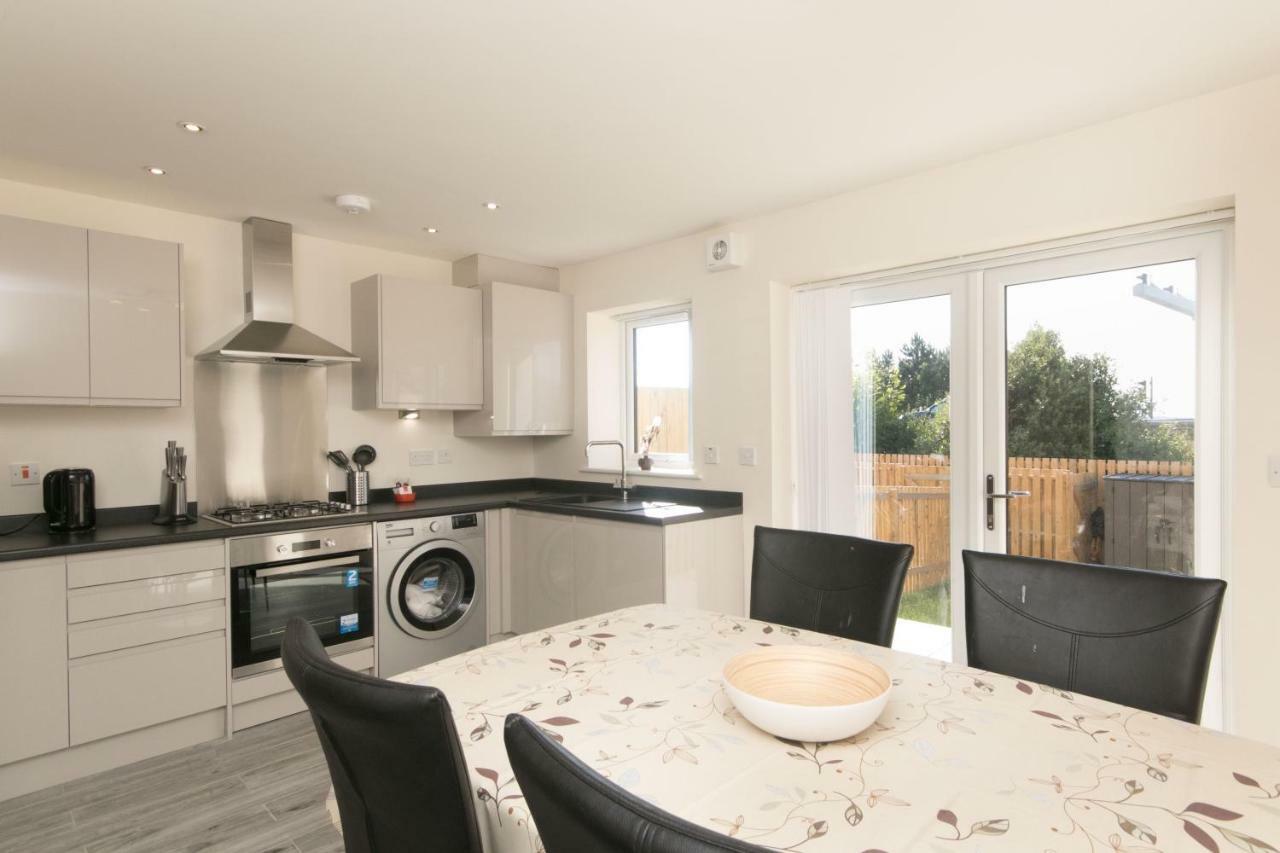 Bright Modern Home Near Snowdonia And Llandudno 兰韦尔弗亨 外观 照片